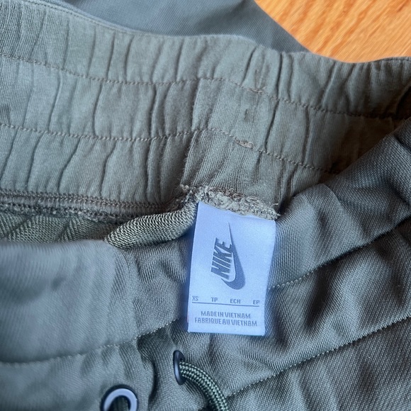 NikeLab - Picture 3 of 4